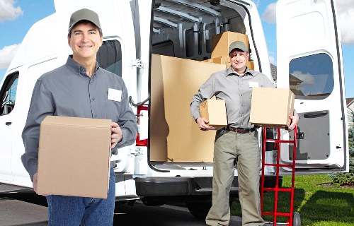 Removal truck hire in Putney for household relocation